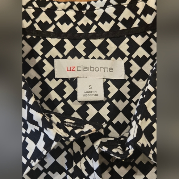 NWOT Liz Claiborne Geometric Shirt - Picture 5 of 7